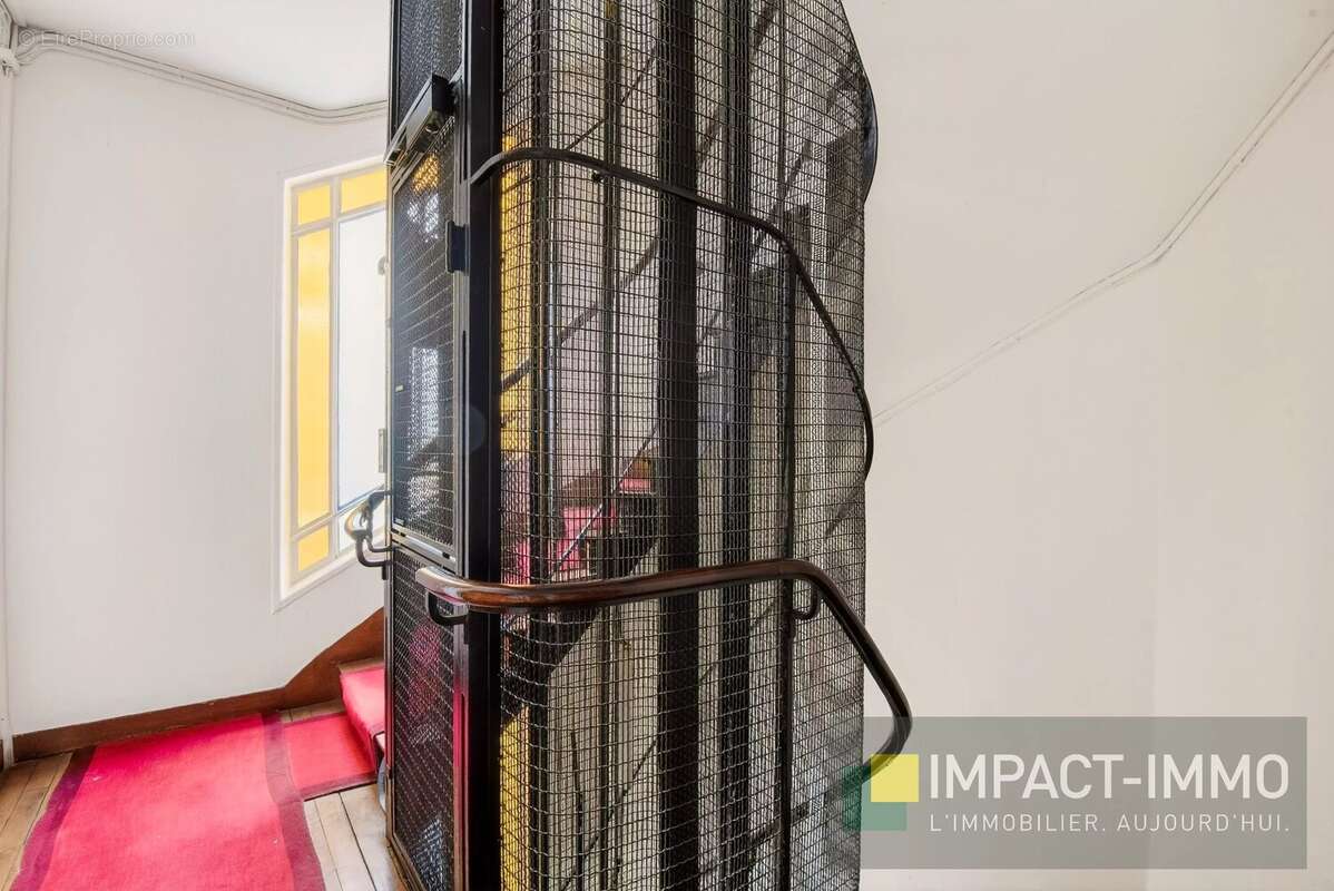 Appartement à COURBEVOIE