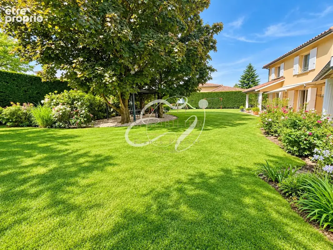 VENTE 69380 CHASSELAY MAISON T6  de 191 m2 sur 1155 m2 de terrain clos et arboré au coeur du village. - photo 4