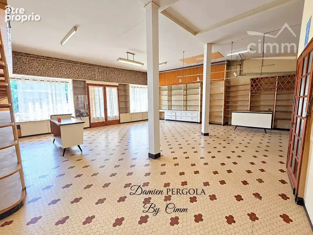 Immeuble de rapport en centre-ville de Montignac-Lascaux – Emplacement premium et fort potentiel de rentabilité - photo 4