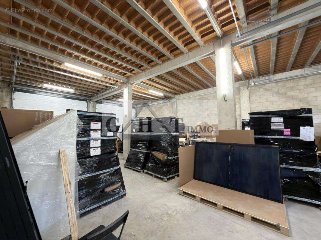 Commerce à VIGNEUX-SUR-SEINE