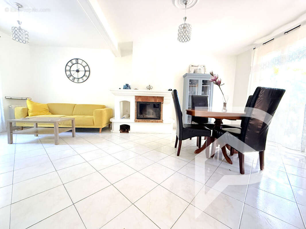 Maison à CHAMPAGNE-SUR-OISE