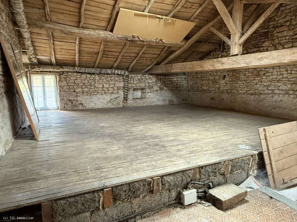 Maison à RUFFEC