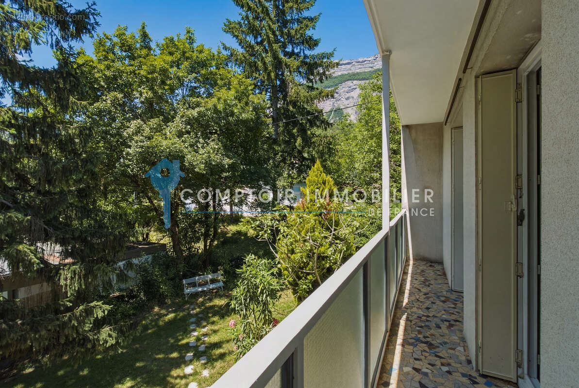 Maison à MEYLAN