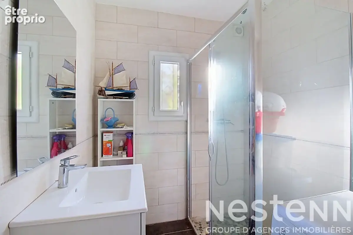 A VENDRE DRAGUIGNAN - Propriété d'environ 240 m² avec deux maisons, studio indépendant, piscine et dépendances sur 3 000 m² de t - photo 19