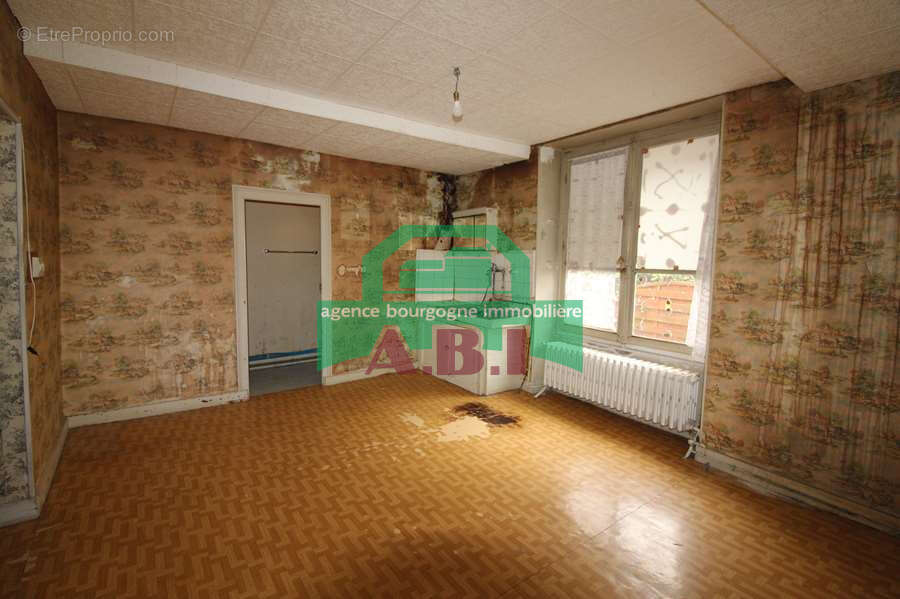 Maison à BRINON-SUR-BEUVRON