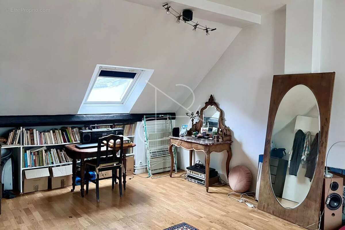 Appartement à PARIS-14E