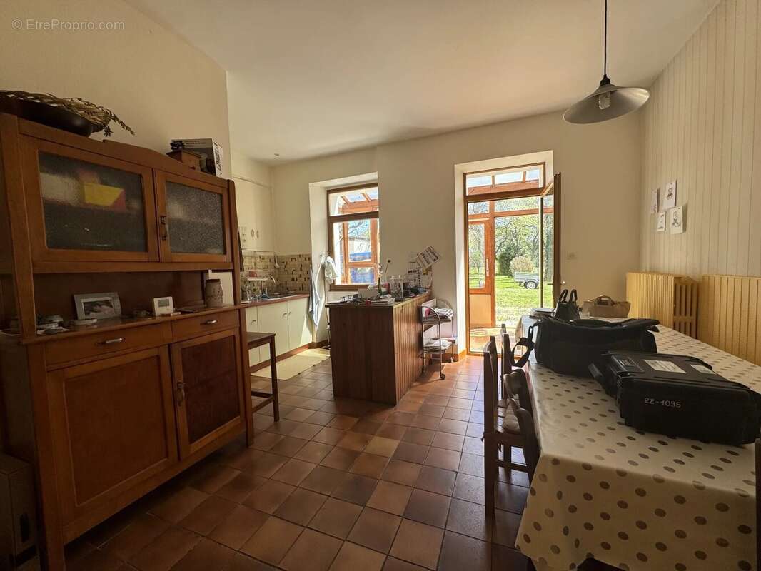 Maison à PIERRE-CHATEL