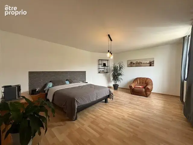 Appartement 6 pièces 184 m² à vendre à Commercy (55200) - photo 2