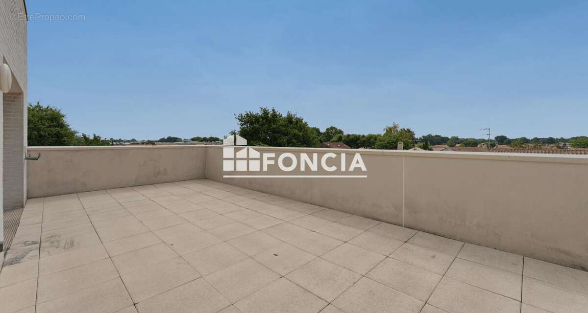 Mérignac – T4 récent avec exceptionnelle terrasse de 30m2 - photo 2