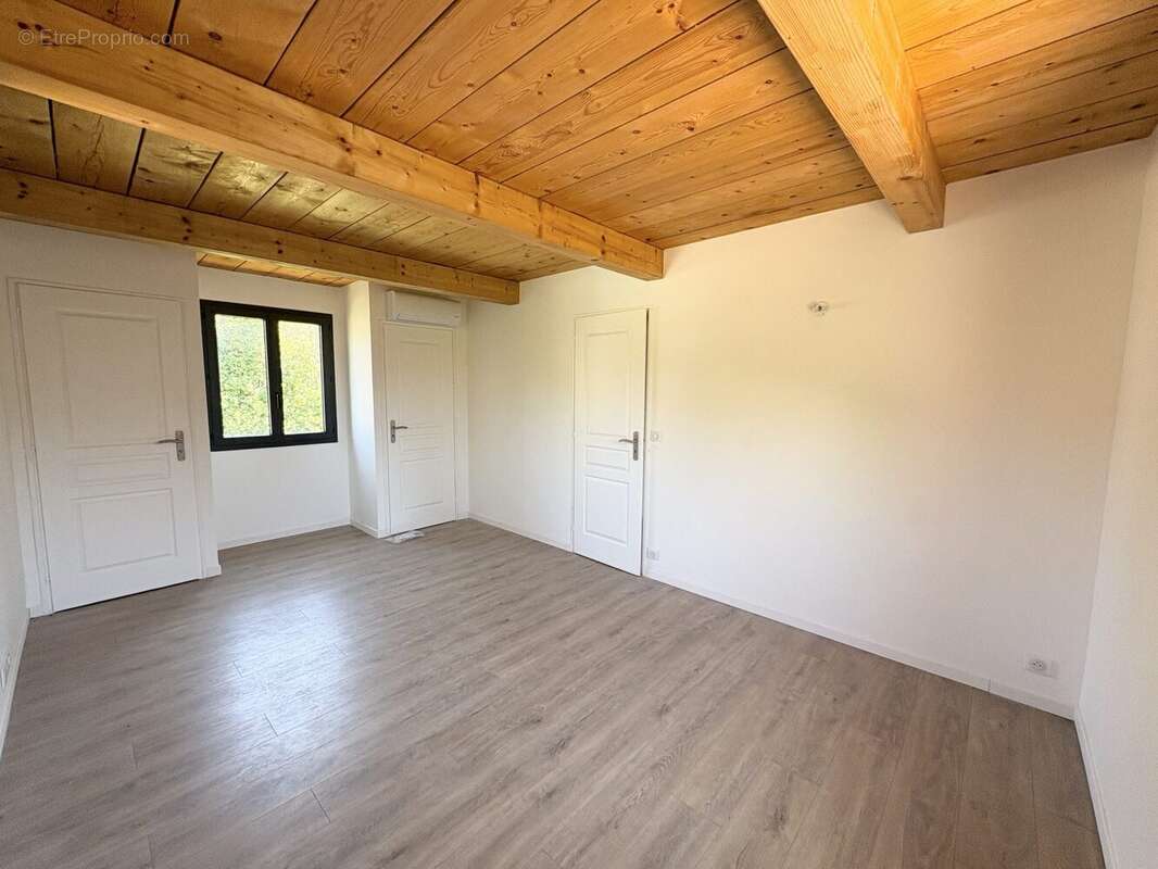 Maison 169 m² à Toulon  - photo 4