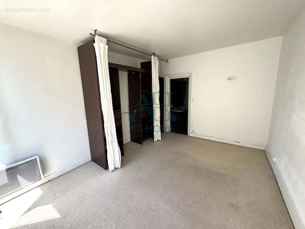 Appartement à PARIS-10E