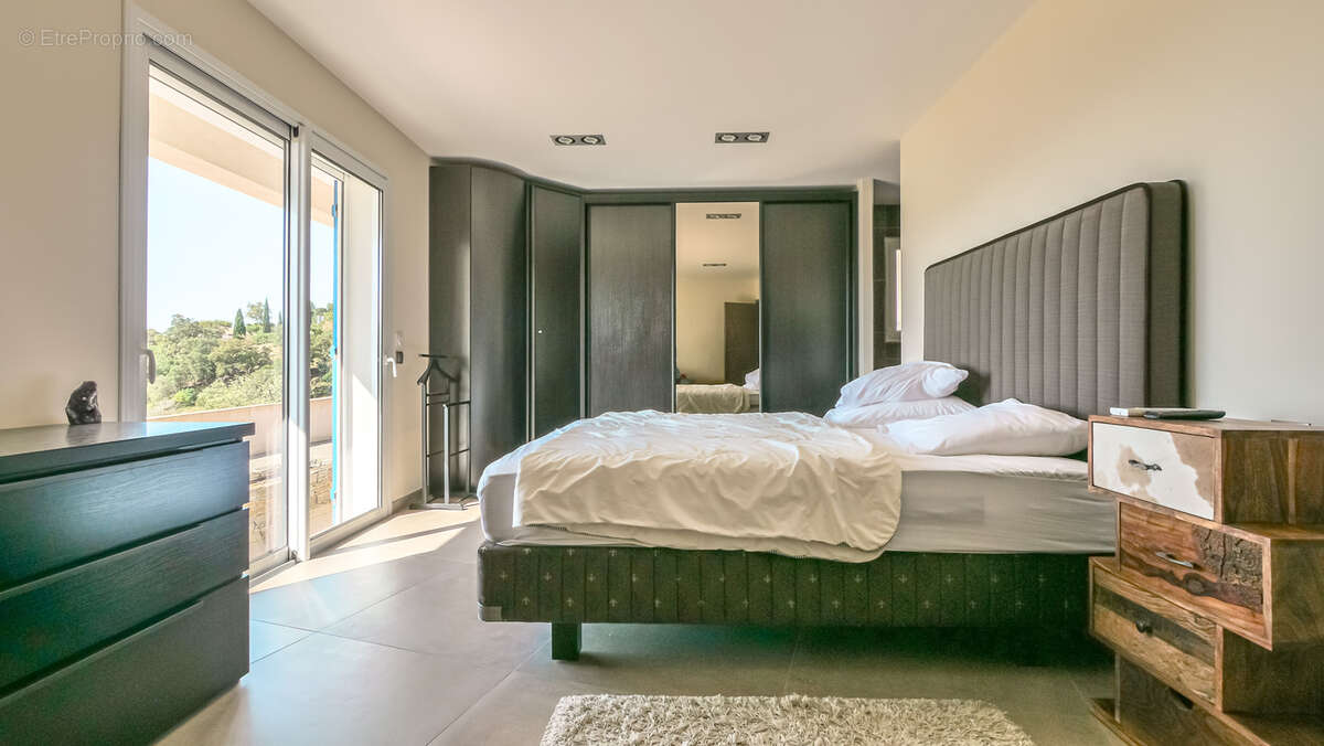 Maison à LA LONDE-LES-MAURES