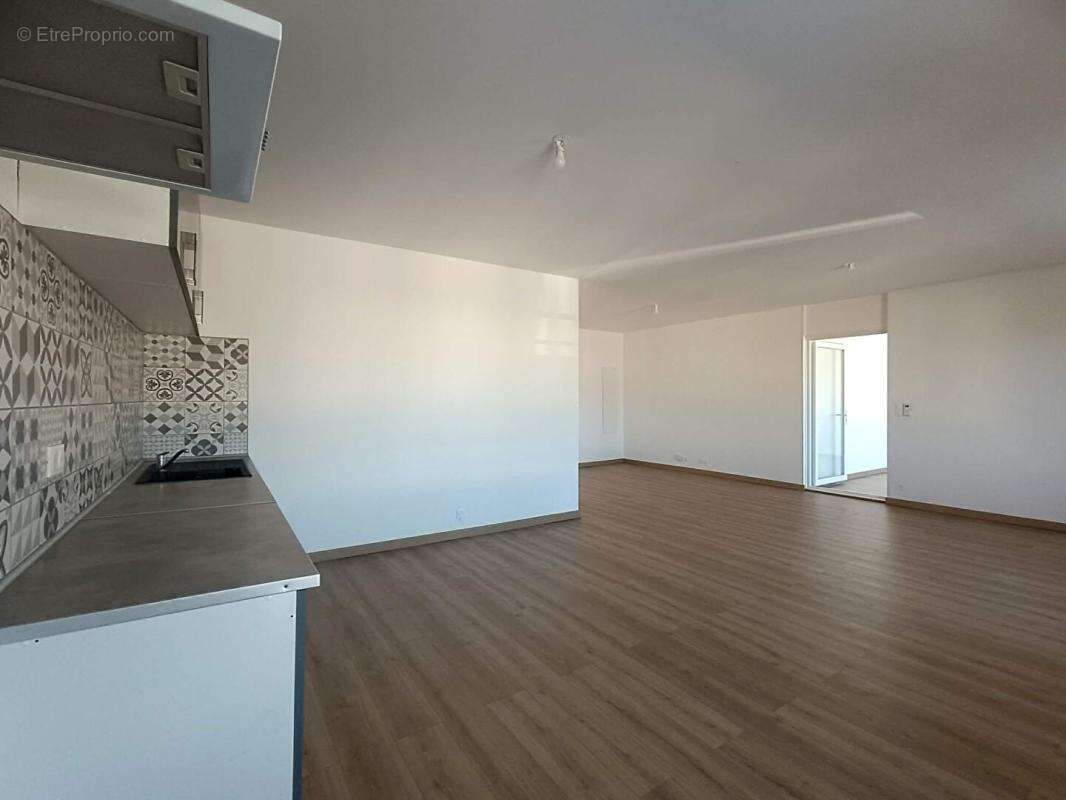 Appartement Istres 4 pièce(s) 101 m2 ET Terrasse - photo 2