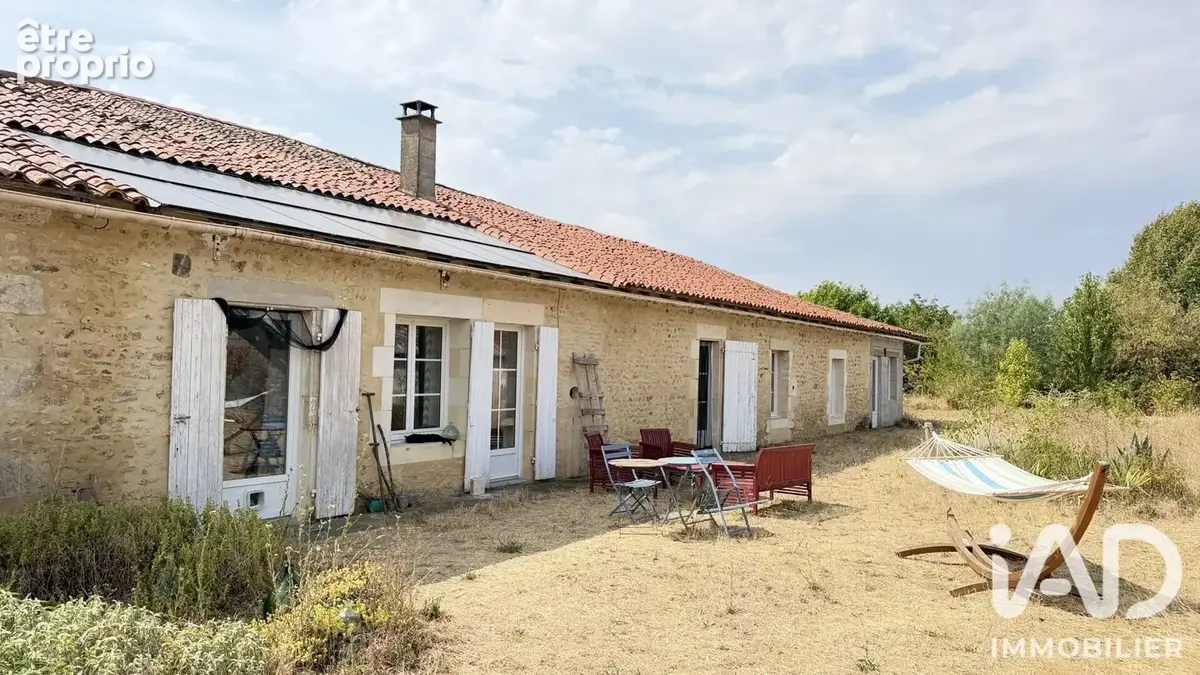 Photo 1 - Maison à CHAMPAGNE-SAINT-HILAIRE