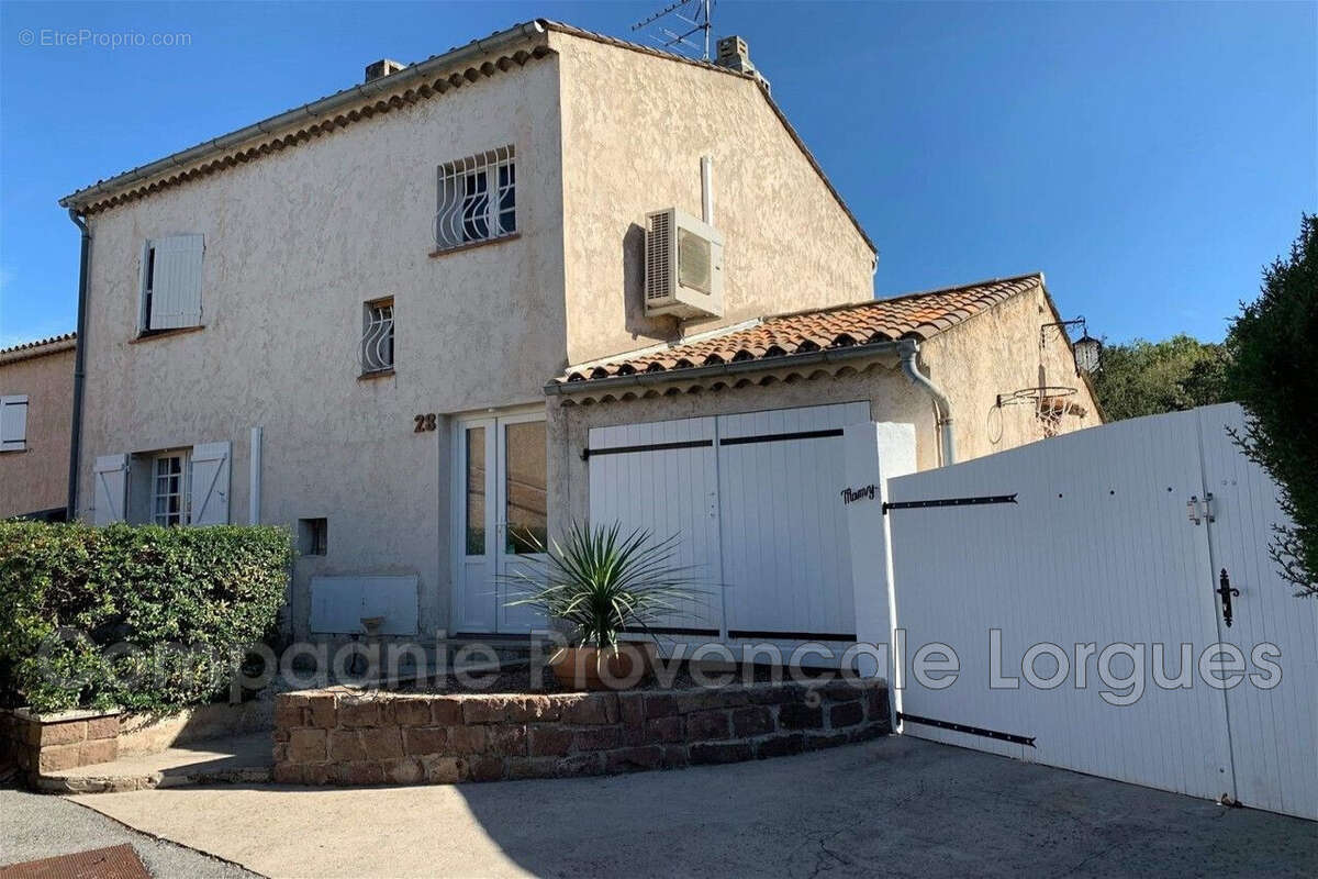 Maison à ROQUEBRUNE-SUR-ARGENS