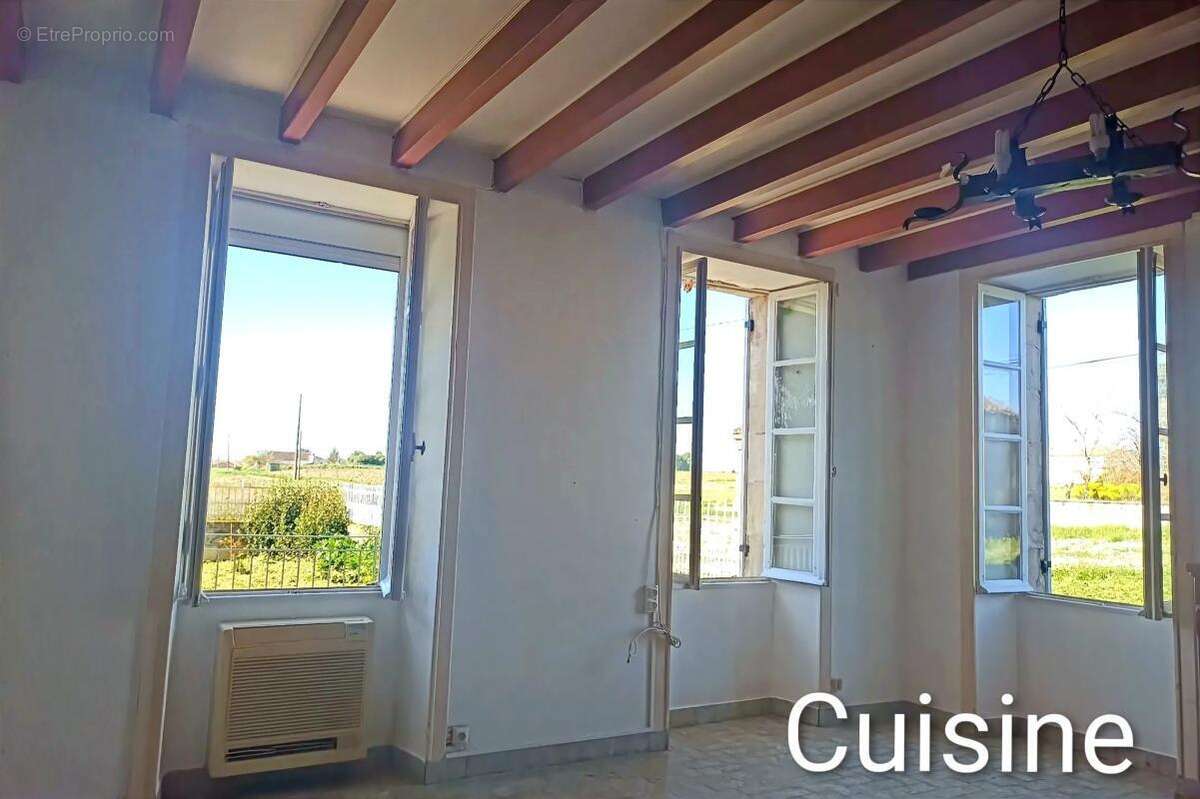 Maison à SAINT-FORT-SUR-GIRONDE