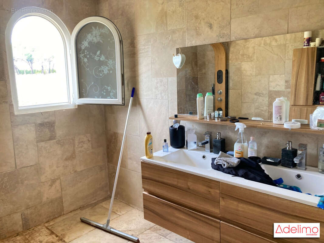 Maison à SAINT-GILLES