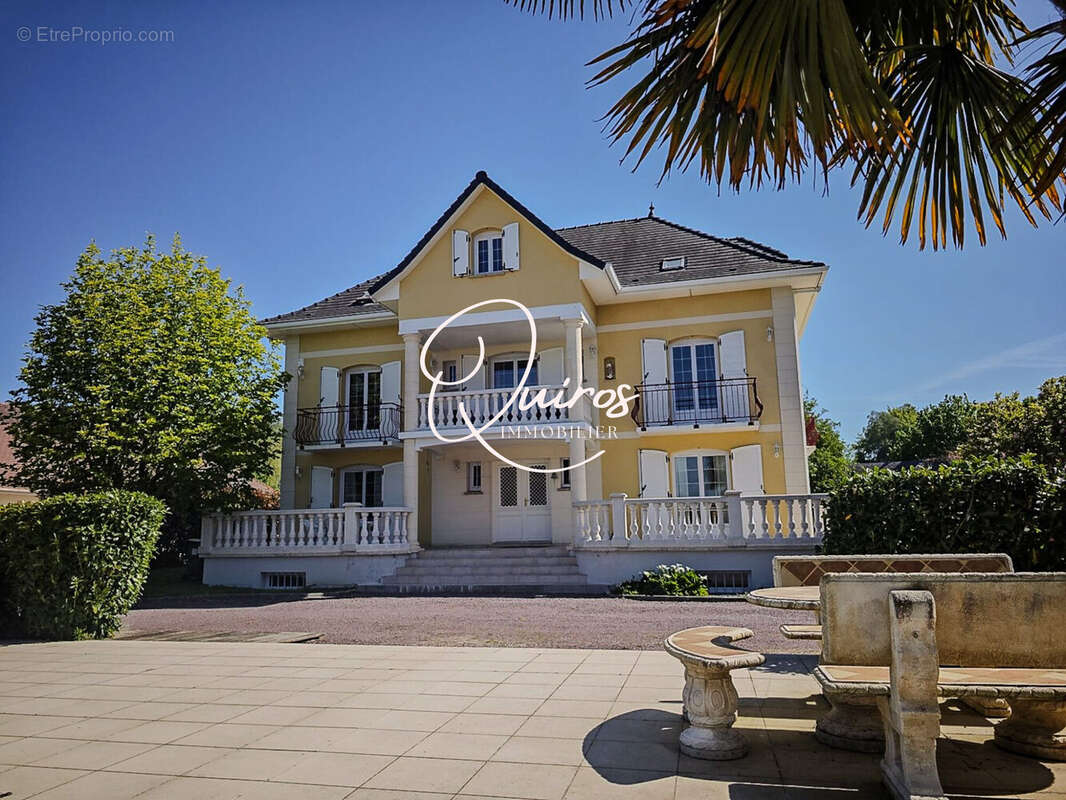Maison à LA TRINITE-DE-THOUBERVILLE