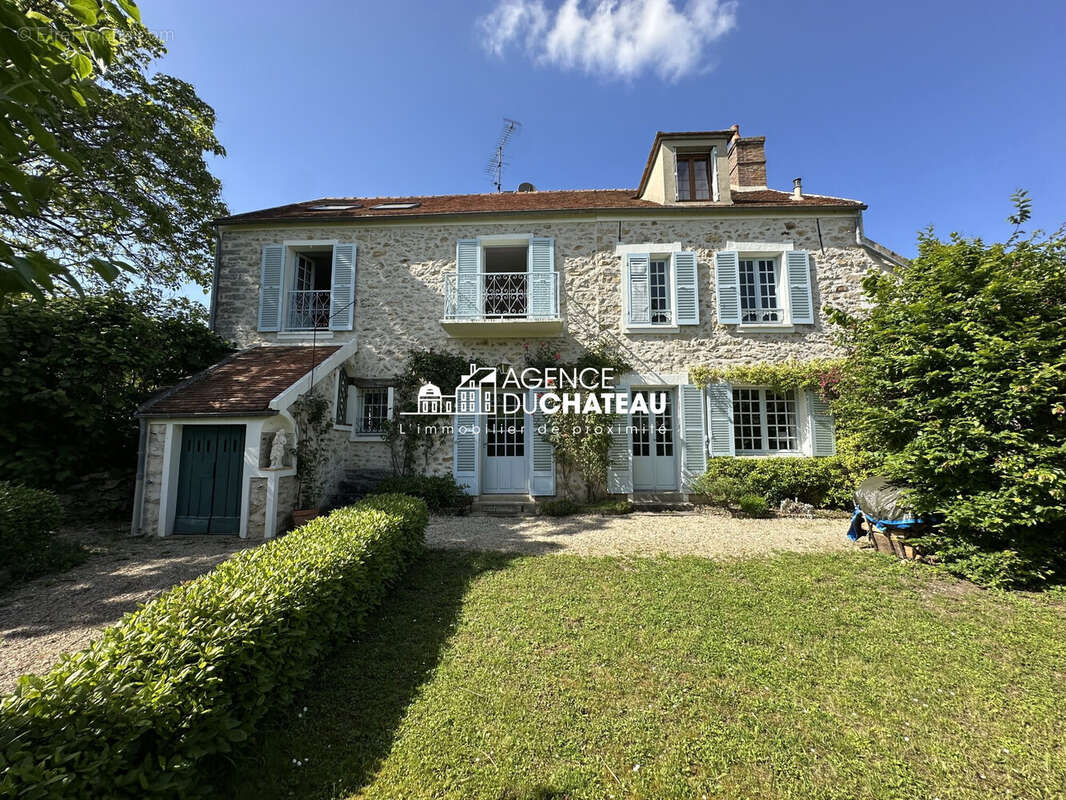 Maison à SAVIGNY-LE-TEMPLE