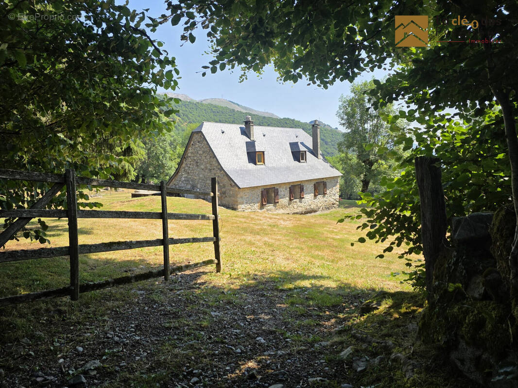 Maison à SALLES