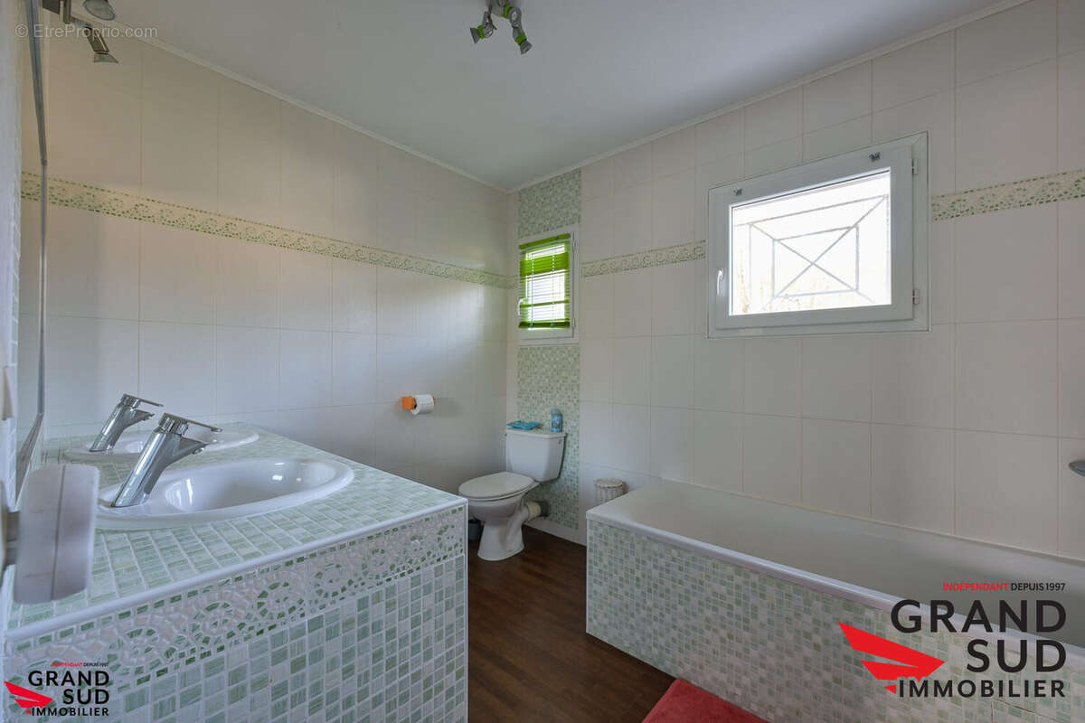 Maison 168 m² à Leognan  - photo 8