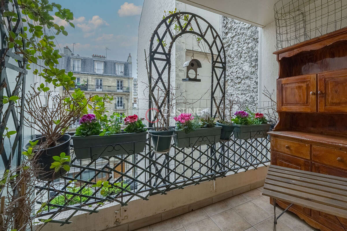 Appartement à PARIS-18E