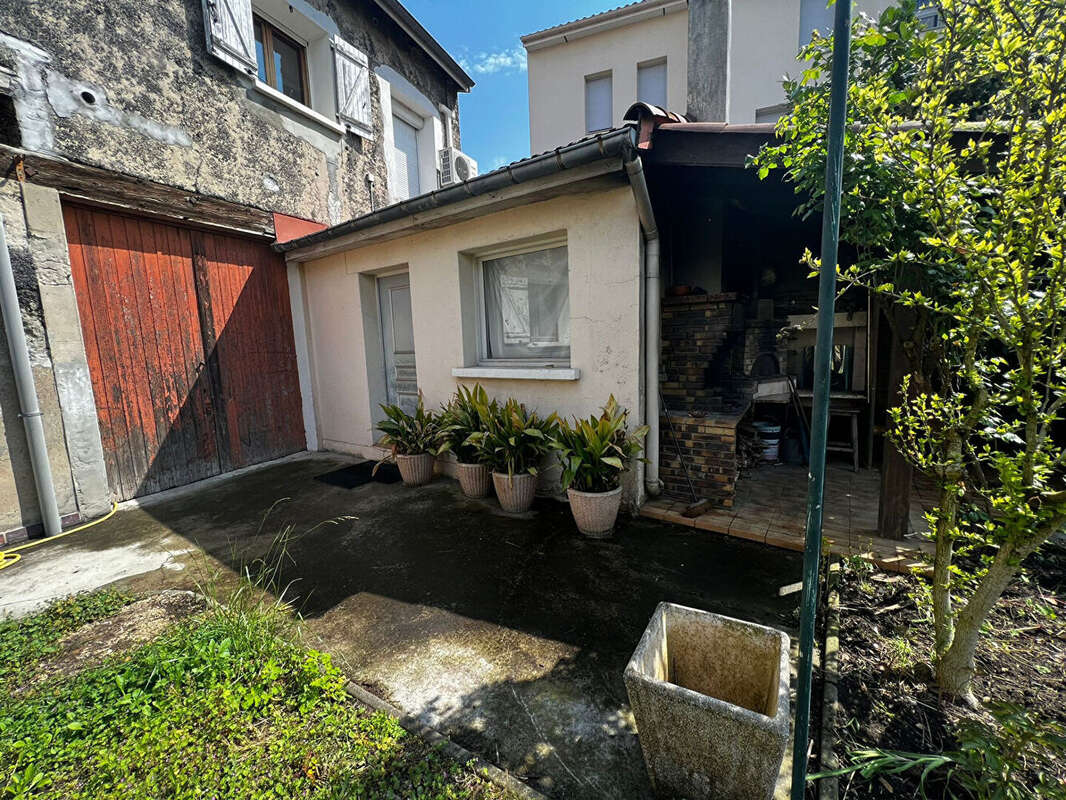 Appartement à PIERRE-BENITE