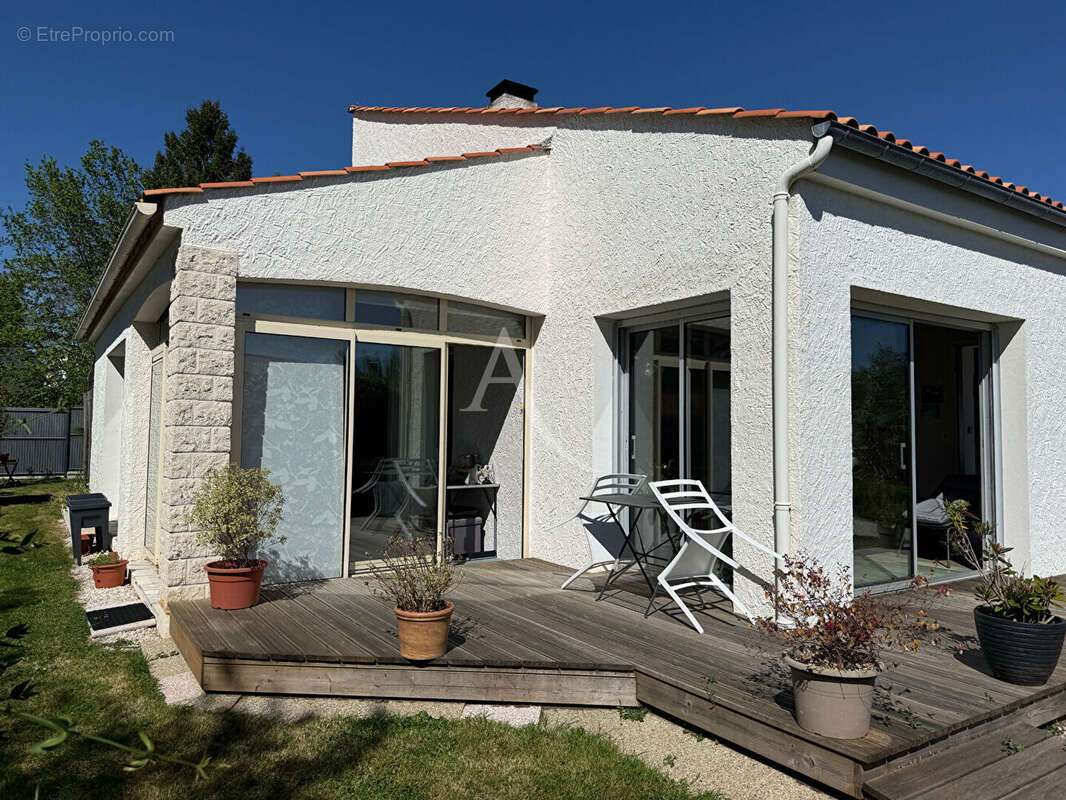 Maison à MOUTIERS-LES-MAUXFAITS