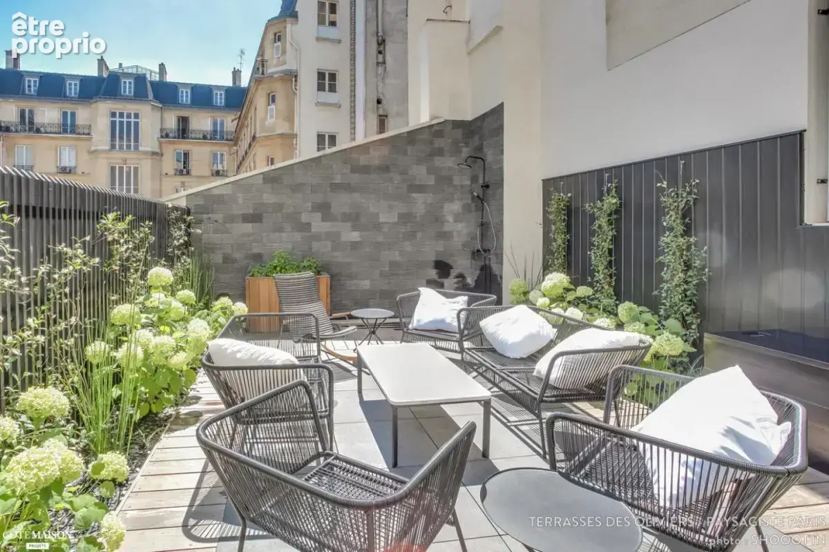 5 PIÈCES offrant 
201m² de surface privative / Parking - photo 5