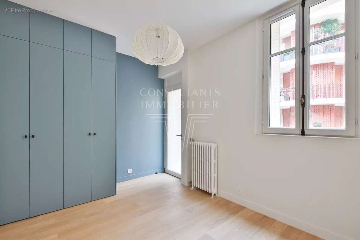 Passy. superbe cinq pièces rénové. - photo 14