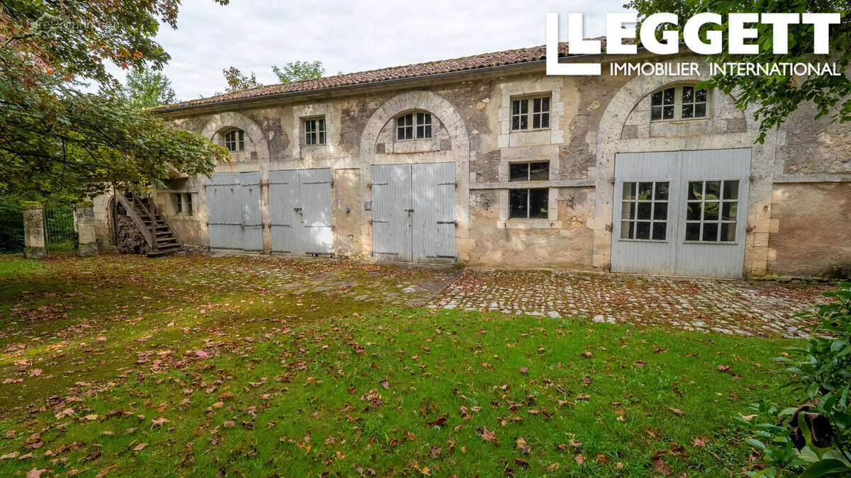 Maison à VOUZAN