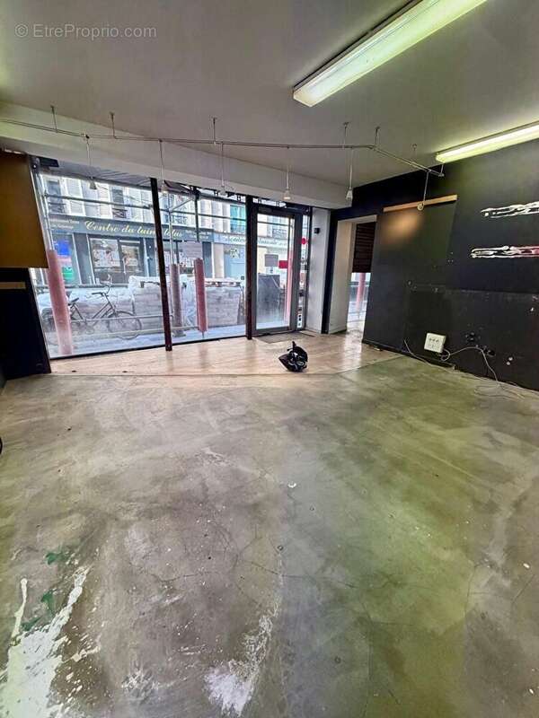 Commerce à PARIS-11E