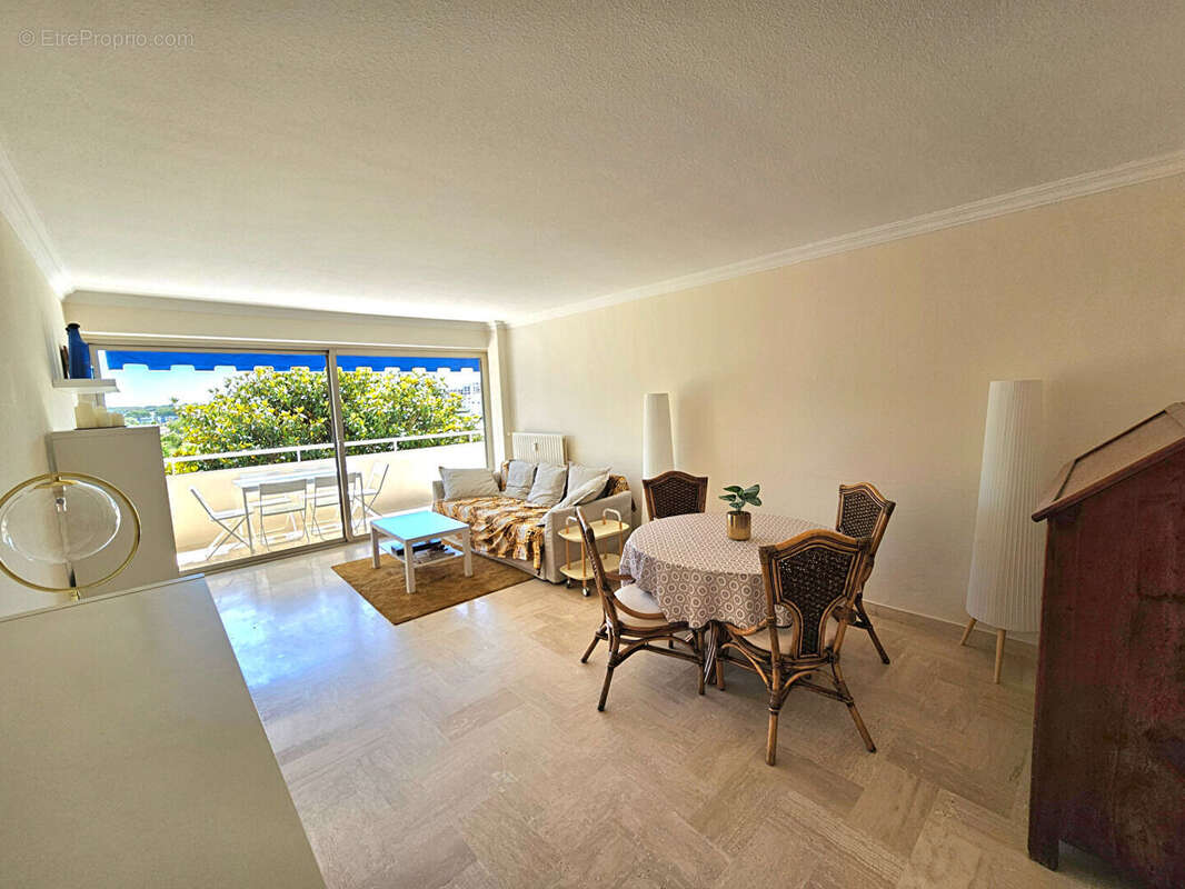 Appartement à MANDELIEU-LA-NAPOULE