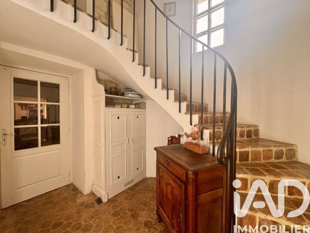 Maison 313 m² à Lerne  - photo 4