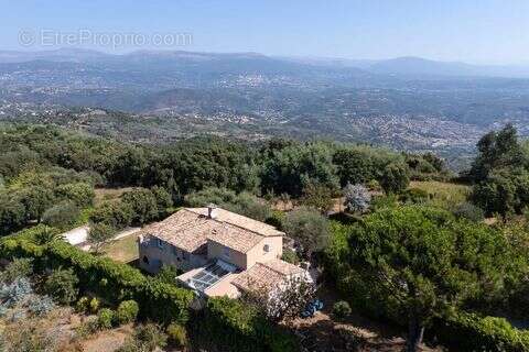 Maison 251 m² à Tanneron  - photo 2