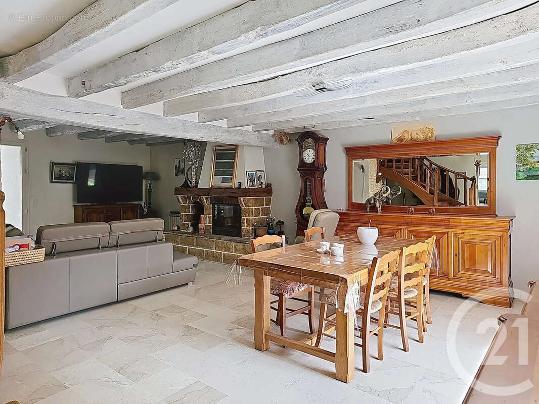 Maison à SOURDUN
