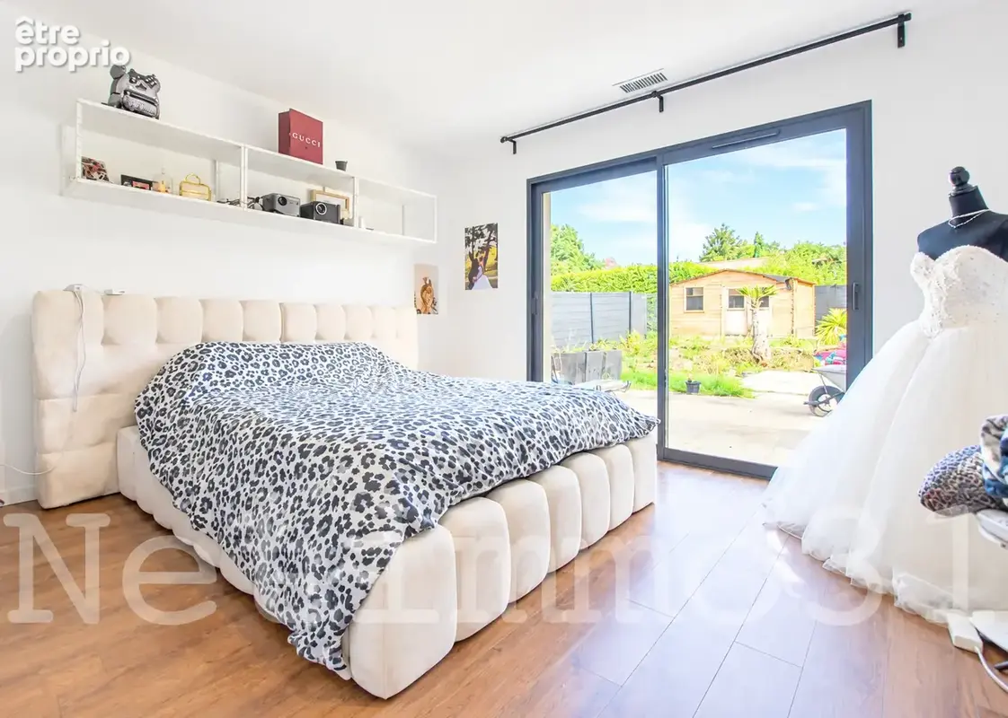 Maison contemporaine avec piscine et jardin - photo 6