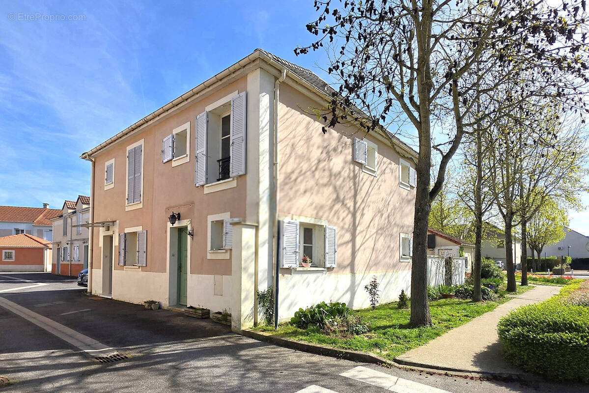 Maison à BAILLY-ROMAINVILLIERS