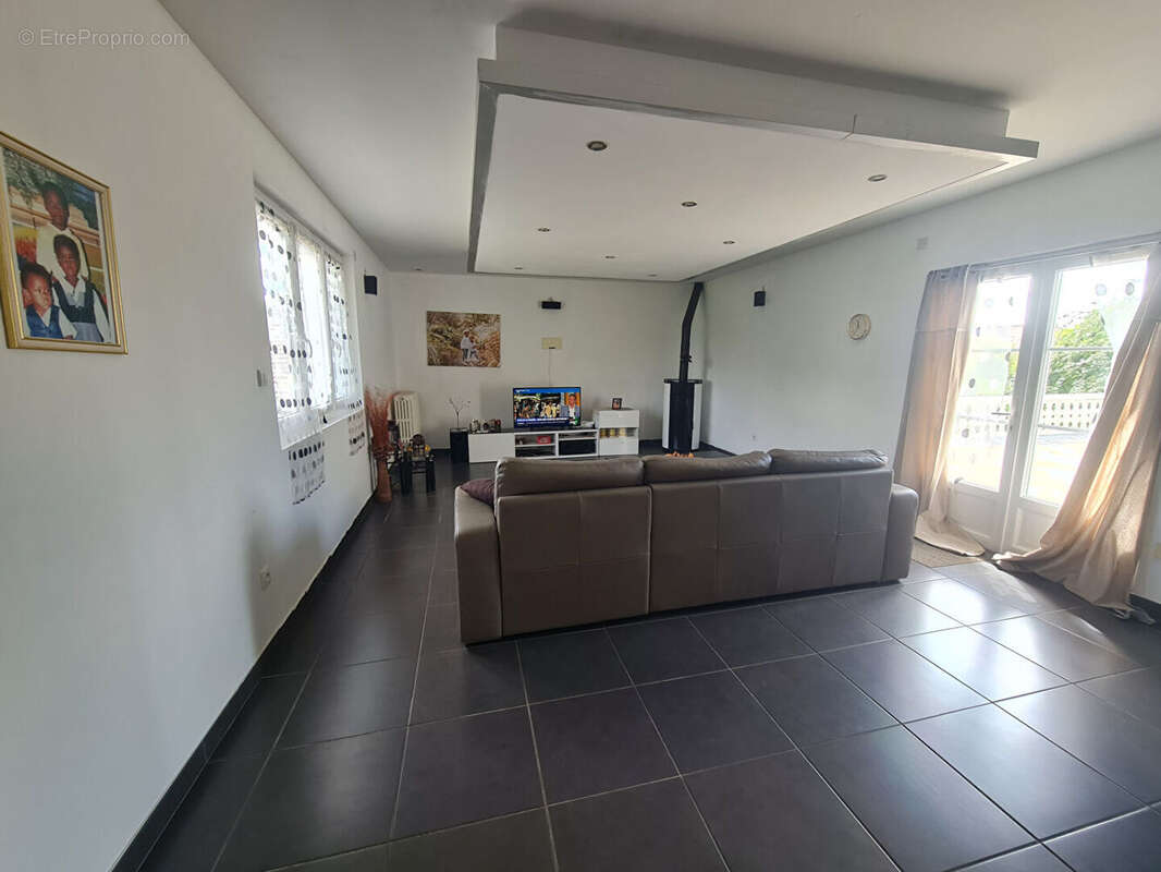 Pavillon sur sous-sol 5 chambres a vendre damigny - photo 2