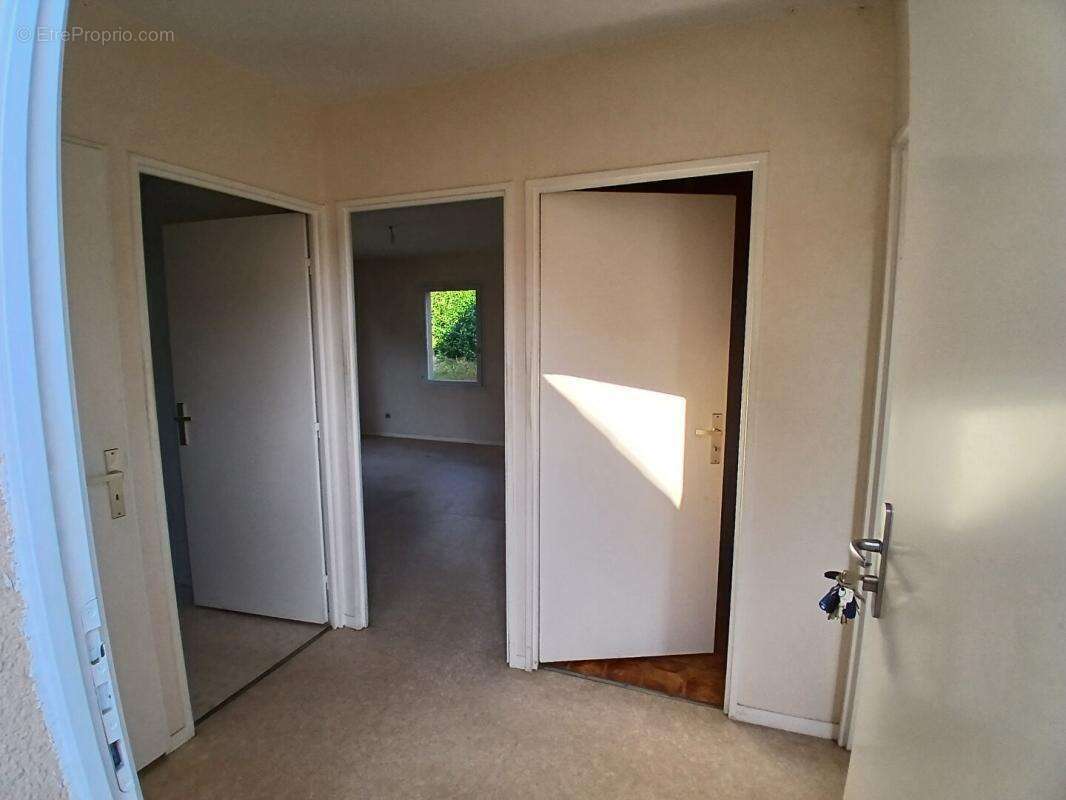 Maison T2 de plain-pied avec garage et jardin PRUILLE L'EGUILLE - photo 11
