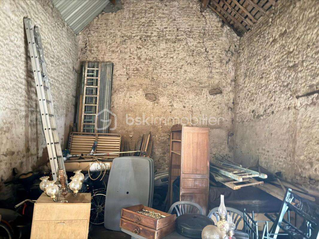Corps de ferme en plein centre ville - photo 11