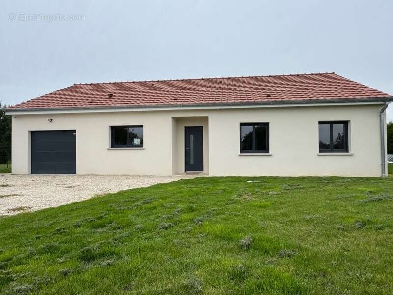 Maison à SAINTE-MARIE-DU-LAC-NUISEMENT