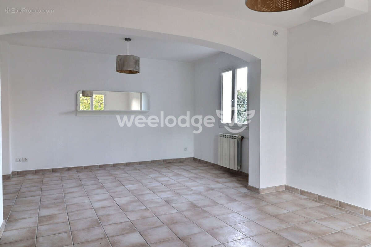 Maison à PEYROLLES-EN-PROVENCE