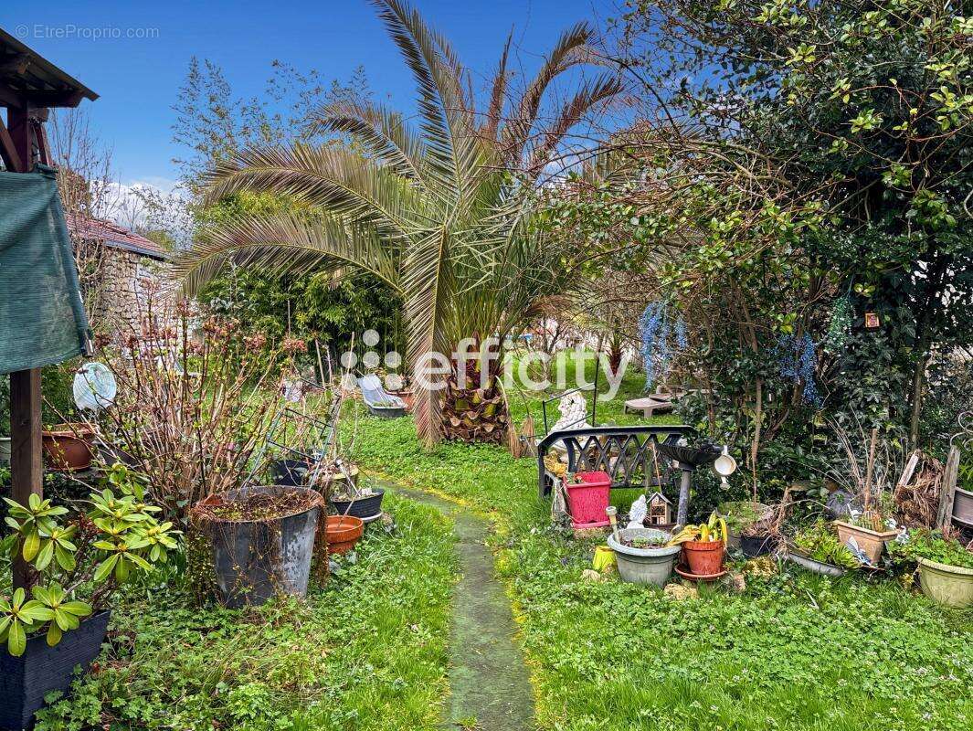 Appartement à SAINTES