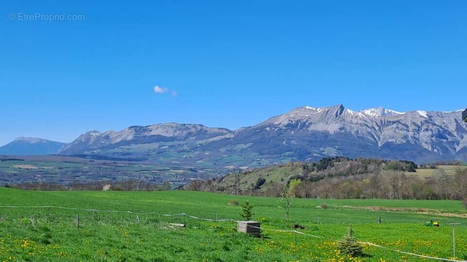 Terrain à SAINT-MICHEL-DE-CHAILLOL
