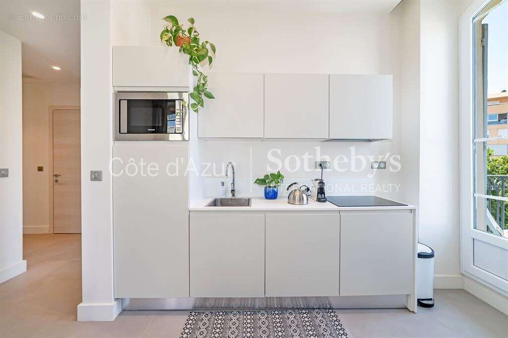 Nice Jean Médecin - Appartement 3 pièces rénové avec balcon en centre-ville - photo 14