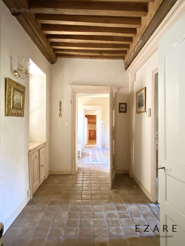 Couloir  - Maison à SAVIGNY-LES-BEAUNE