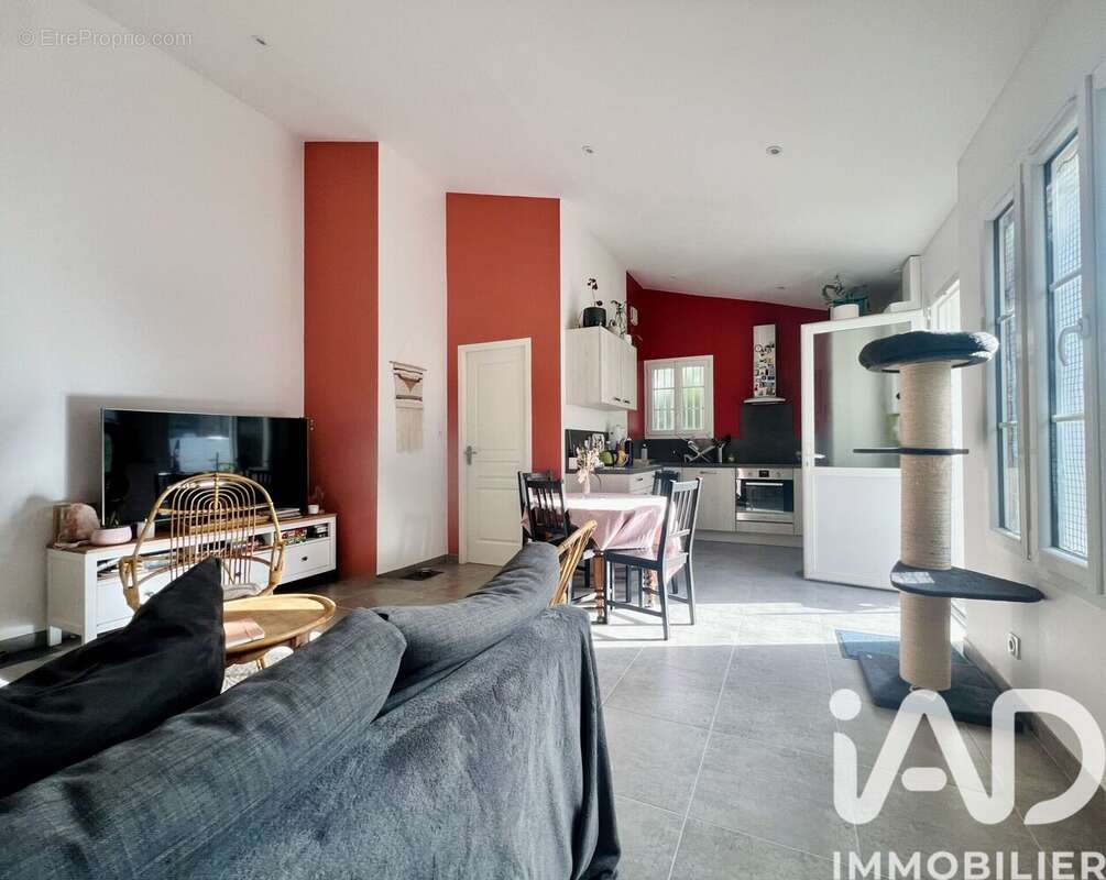 Maison 56 m² à La Rochelle  - photo 4