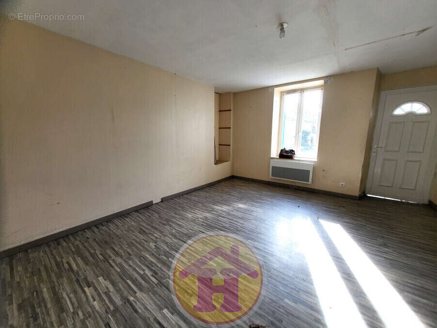 Maison à ORADOUR-SUR-GLANE