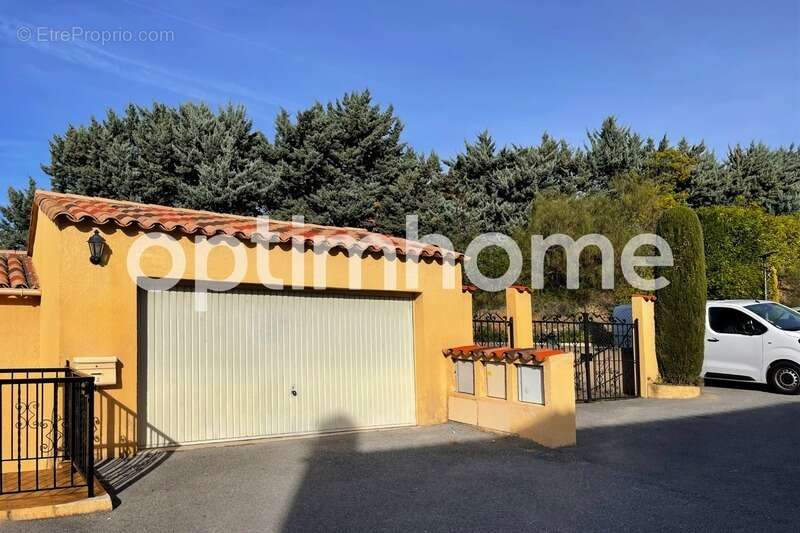 Maison à SAINT-LAURENT-DU-VAR